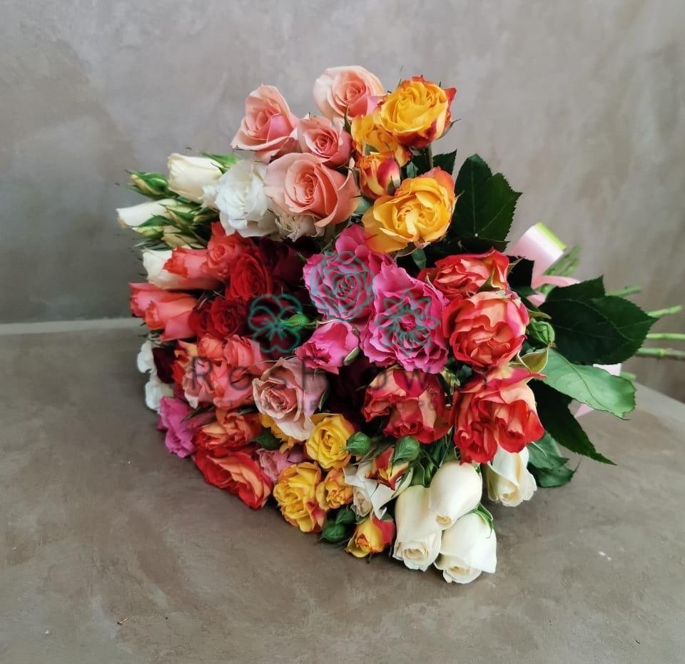 Букет цветов из: Розы в поселке имени Воровского