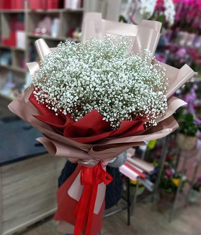 Букет цветов из: Гипсофила в поселке имени Воровского