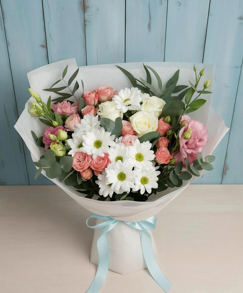 Букет цветов из: Розы, Лизиантусы и Хризантемы в поселке имени Воровского
