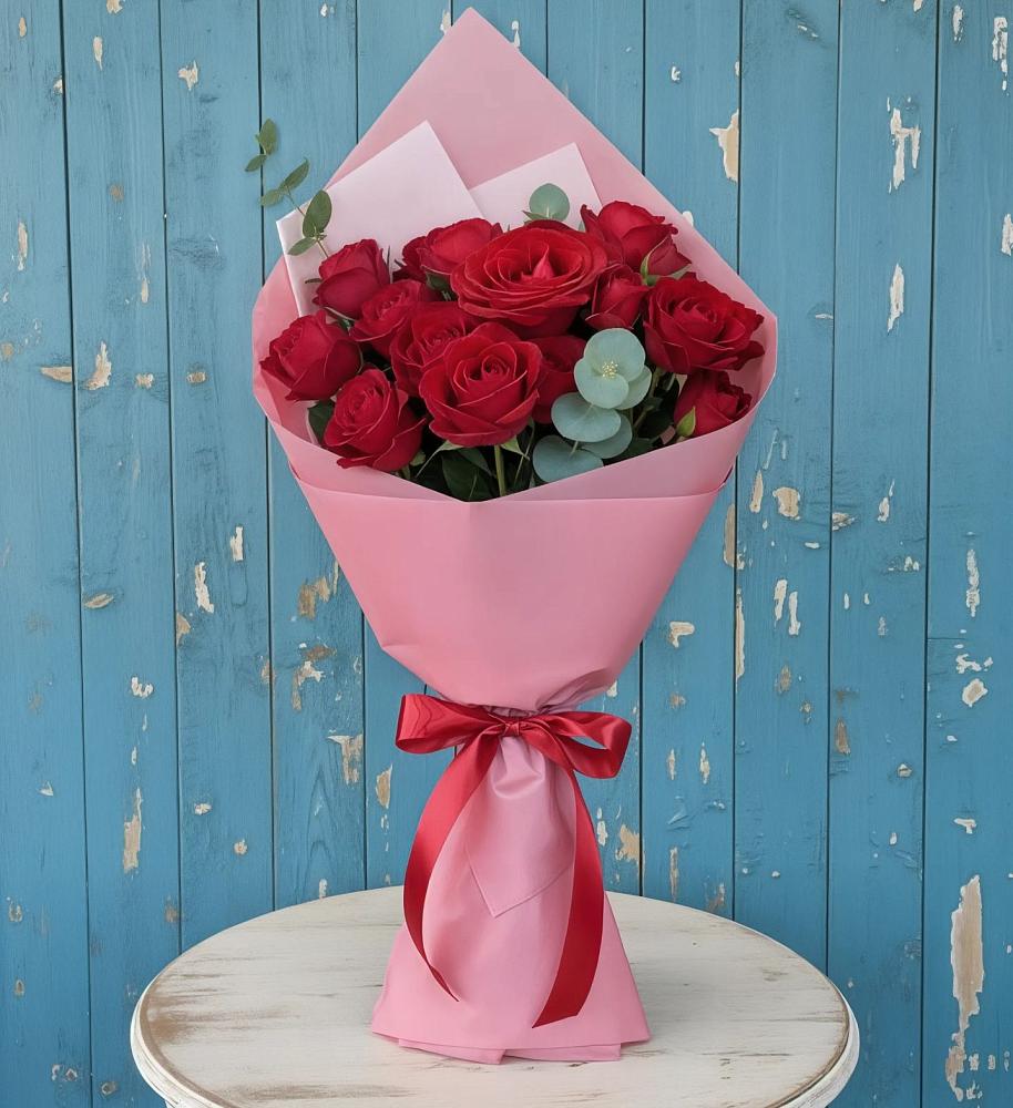 Букет цветов из: Розы в поселке имени Воровского