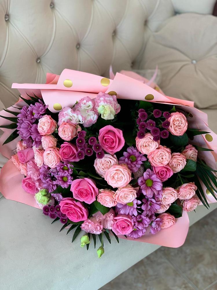 Букет цветов из: Хризантемы, Розы и Лизиантусы в поселке имени Воровского