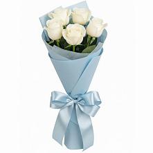 Букет 5 Белых роз Проуд в поселке имени Воровского