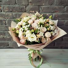 Букет цветов из:  Альстромерии, Розы и Хризантемы в поселке имени Воровского