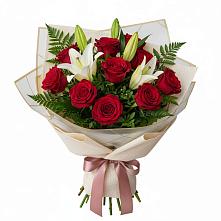 Букет цветов из:  Лилии и Розы в поселке имени Воровского