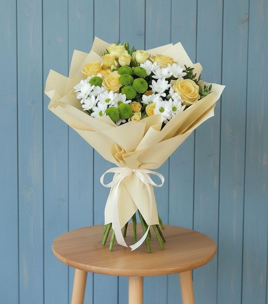 Букет цветов из: Хризантемы и Розы в поселке имени Воровского