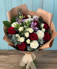 Букет цветов из:  Розы и Альстромерии в поселке имени Воровского