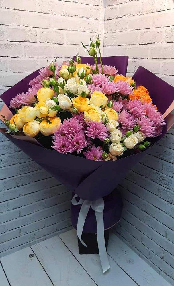 Букет цветов из: Хризантемы и Розы в поселке имени Воровского