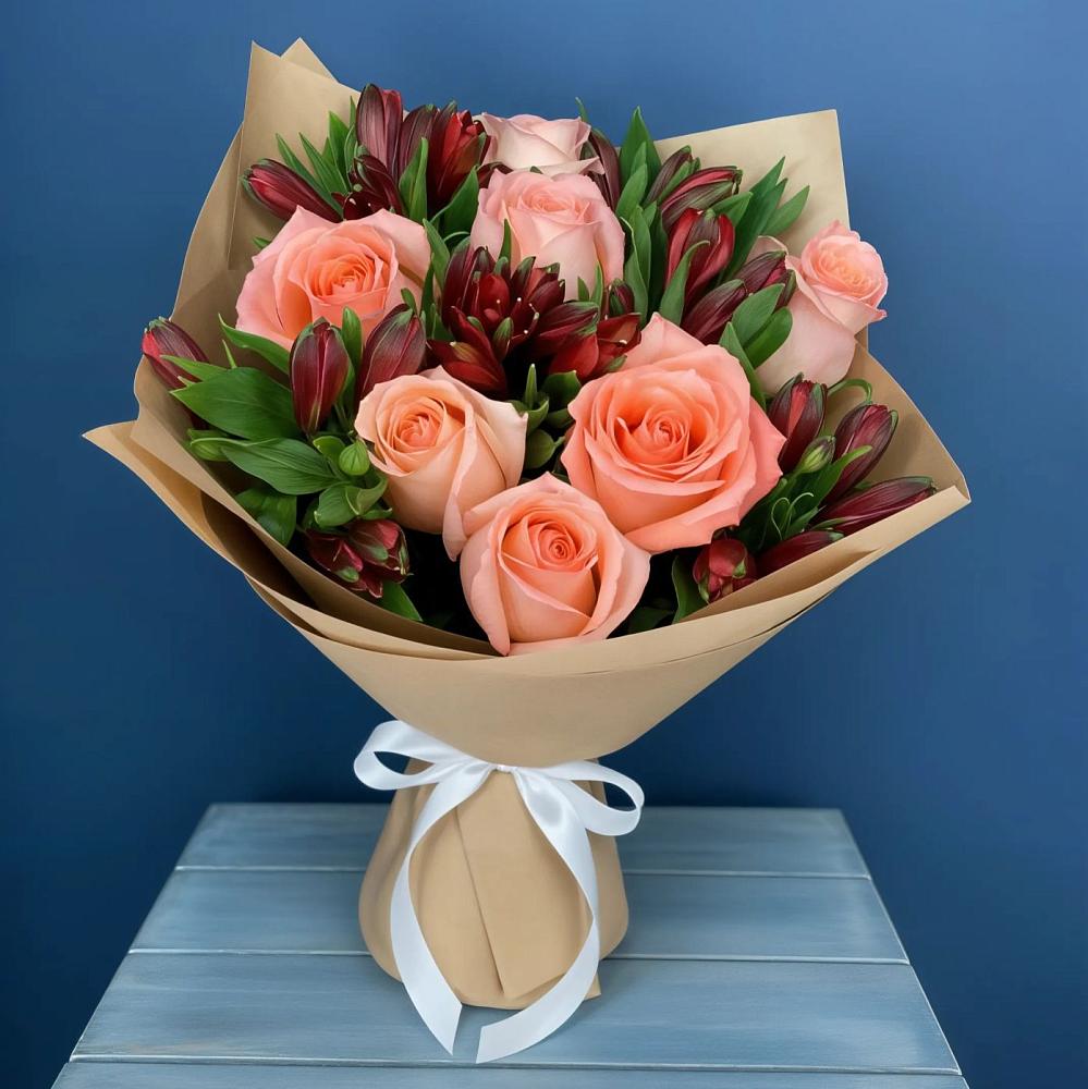 Букет цветов из: Розы и Альстромерии в поселке имени Воровского