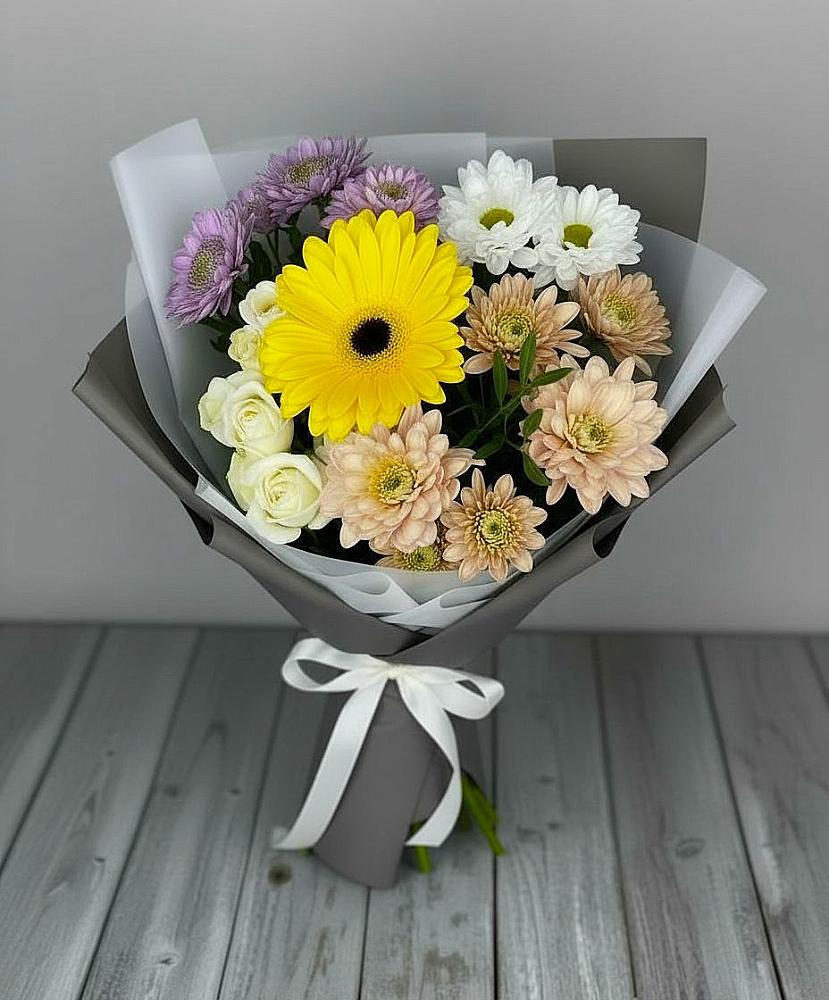 Букет цветов из: Розы, Герберы и Хризантемы в поселке имени Воровского