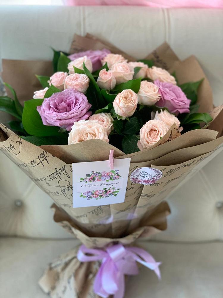 Букет цветов из: Розы в поселке имени Воровского