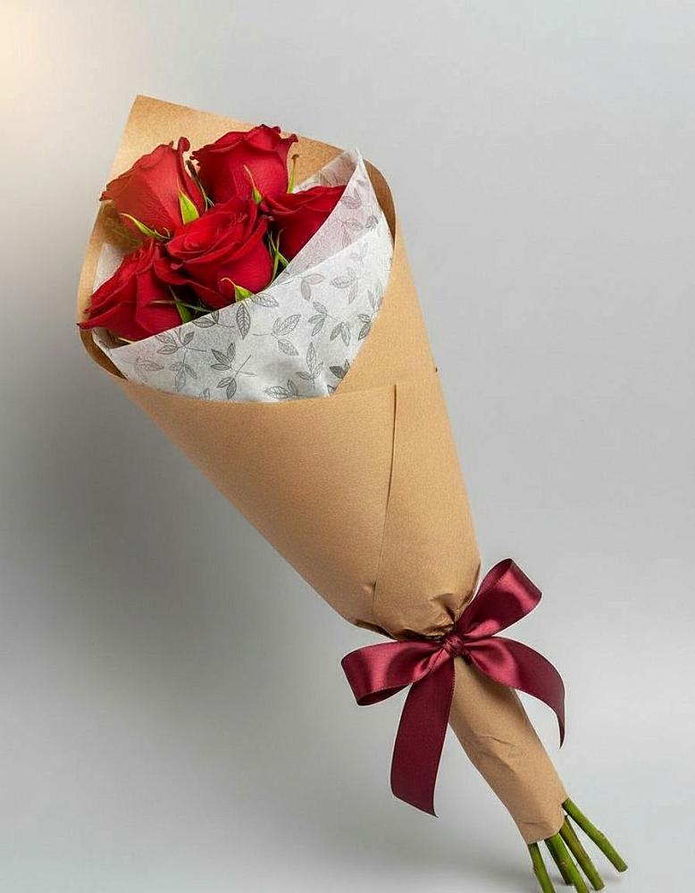 Букет цветов из: Розы в поселке имени Воровского