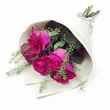 Букет цветов из:  Розы в поселке имени Воровского