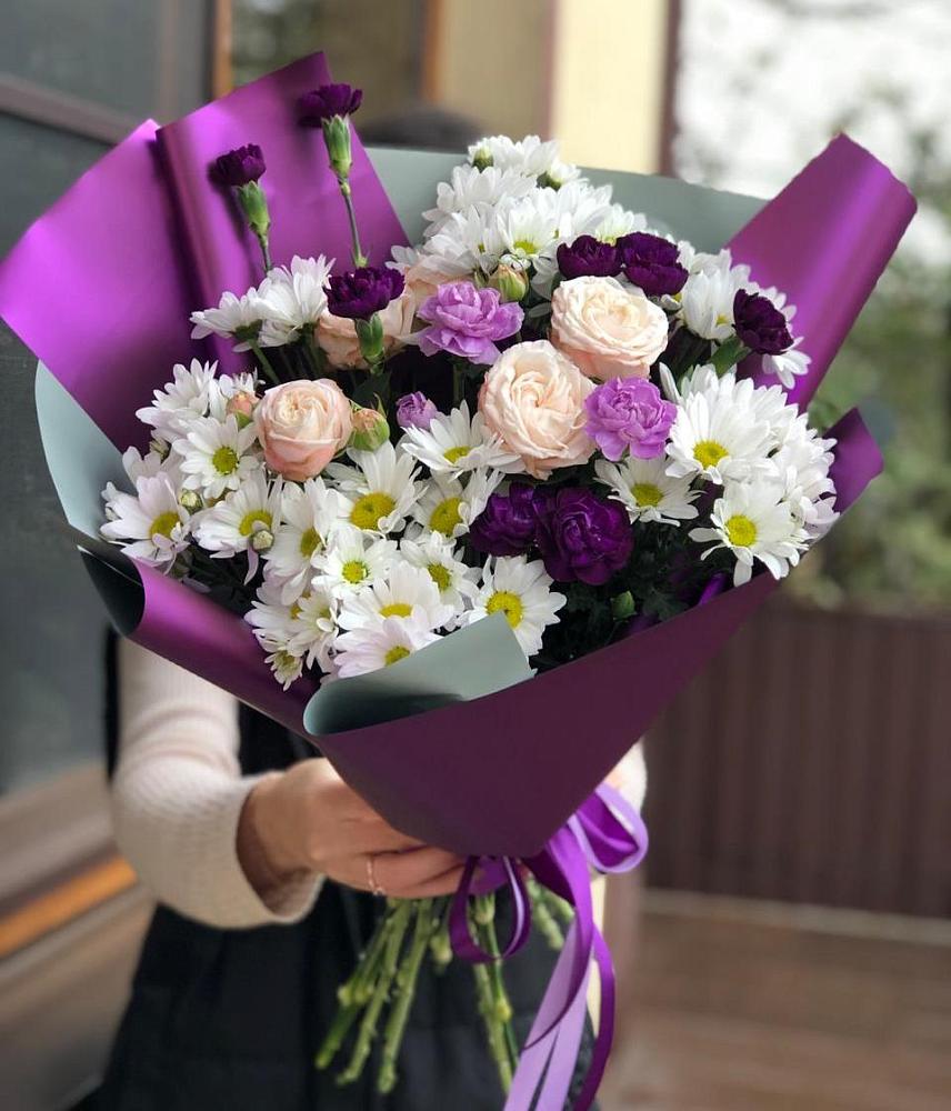 Букет цветов из: Хризантемы, Гвоздики и Розы в поселке имени Воровского