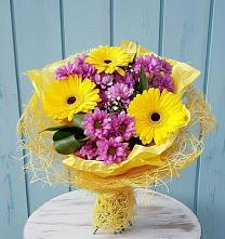 Букет цветов из:  Хризантемы и Герберы в поселке имени Воровского