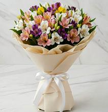 Букет цветов из:  Альстромерии в поселке имени Воровского