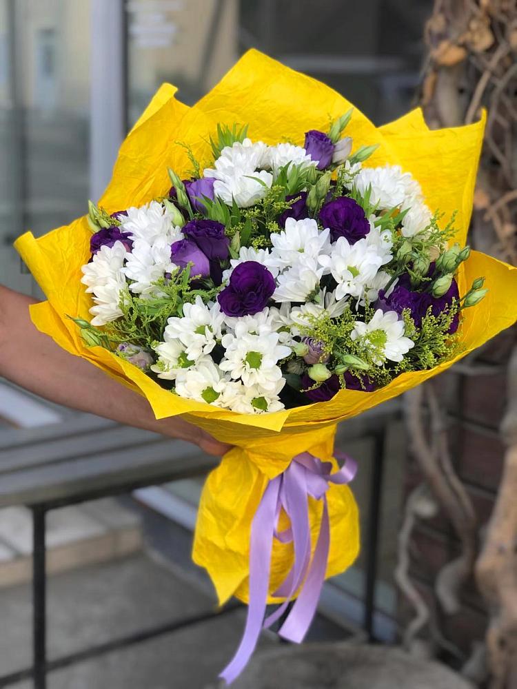Букет цветов из: Ирисы, Хризантемы и Ромашки в поселке имени Воровского