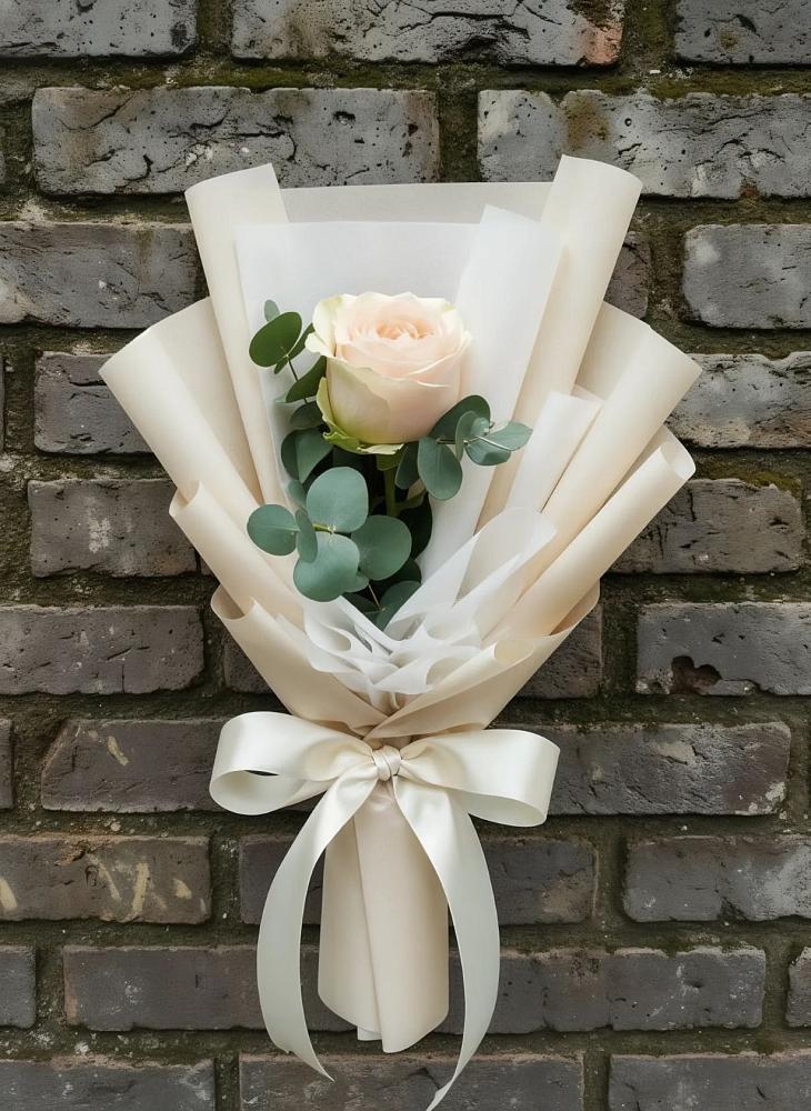 Букет цветов из: Розы в поселке имени Воровского