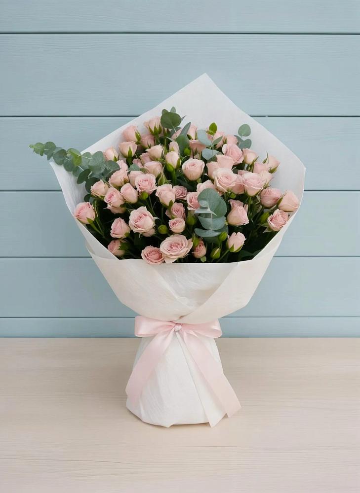 Букет цветов из: Розы в поселке имени Воровского