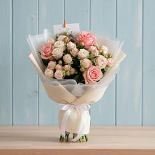 Букет цветов из:  Розы в поселке имени Воровского