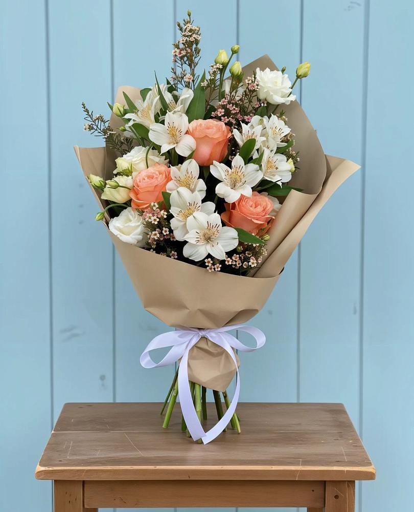 Букет цветов из: Альстромерии, Лизиантусы, Розы и Хризантемы в поселке имени Воровского