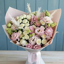 Букет цветов из:  Альстромерии и Розы в поселке имени Воровского
