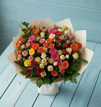 Букет Микс из разноцветных кустовых роз в поселке имени Воровского